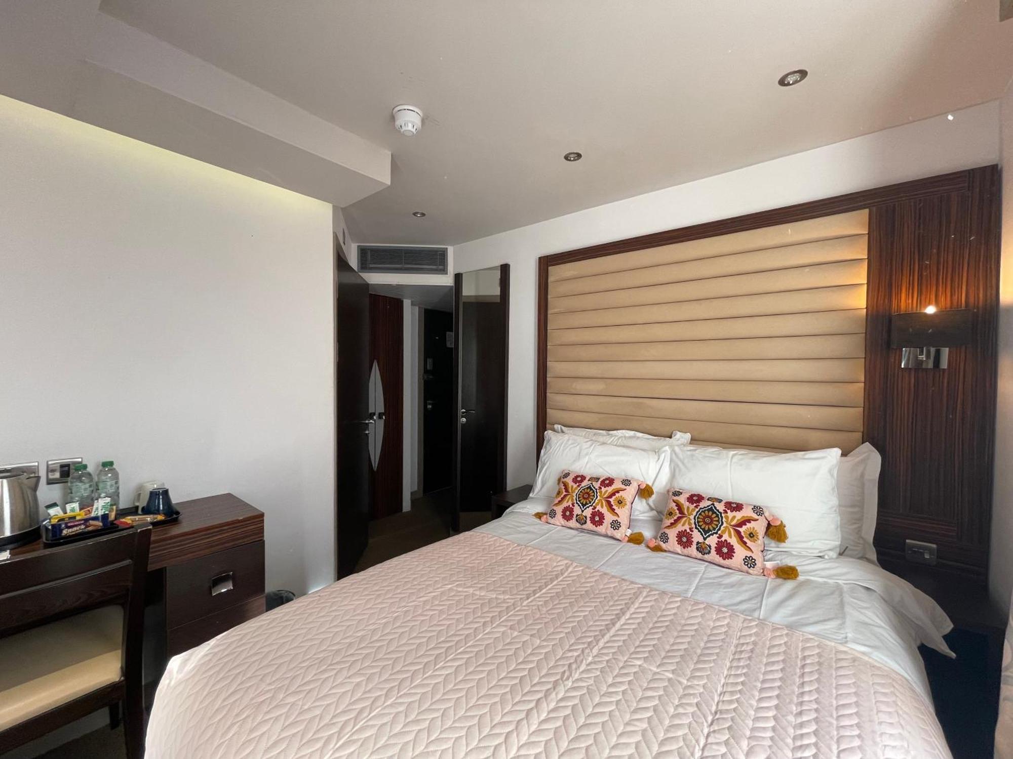 Maitrise Hotel Londra Dış mekan fotoğraf